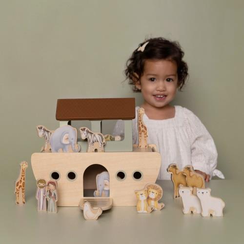 Little Dutch Noah's Ark Playlet image 2