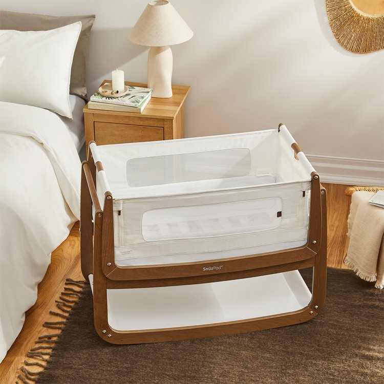 Snüz SnuzPod4 Bedside Crib 'The Natural Edit' Walnut image 5