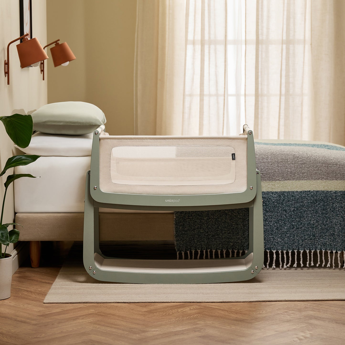 Snüz SnuzPod5 Bedside Crib - Sage