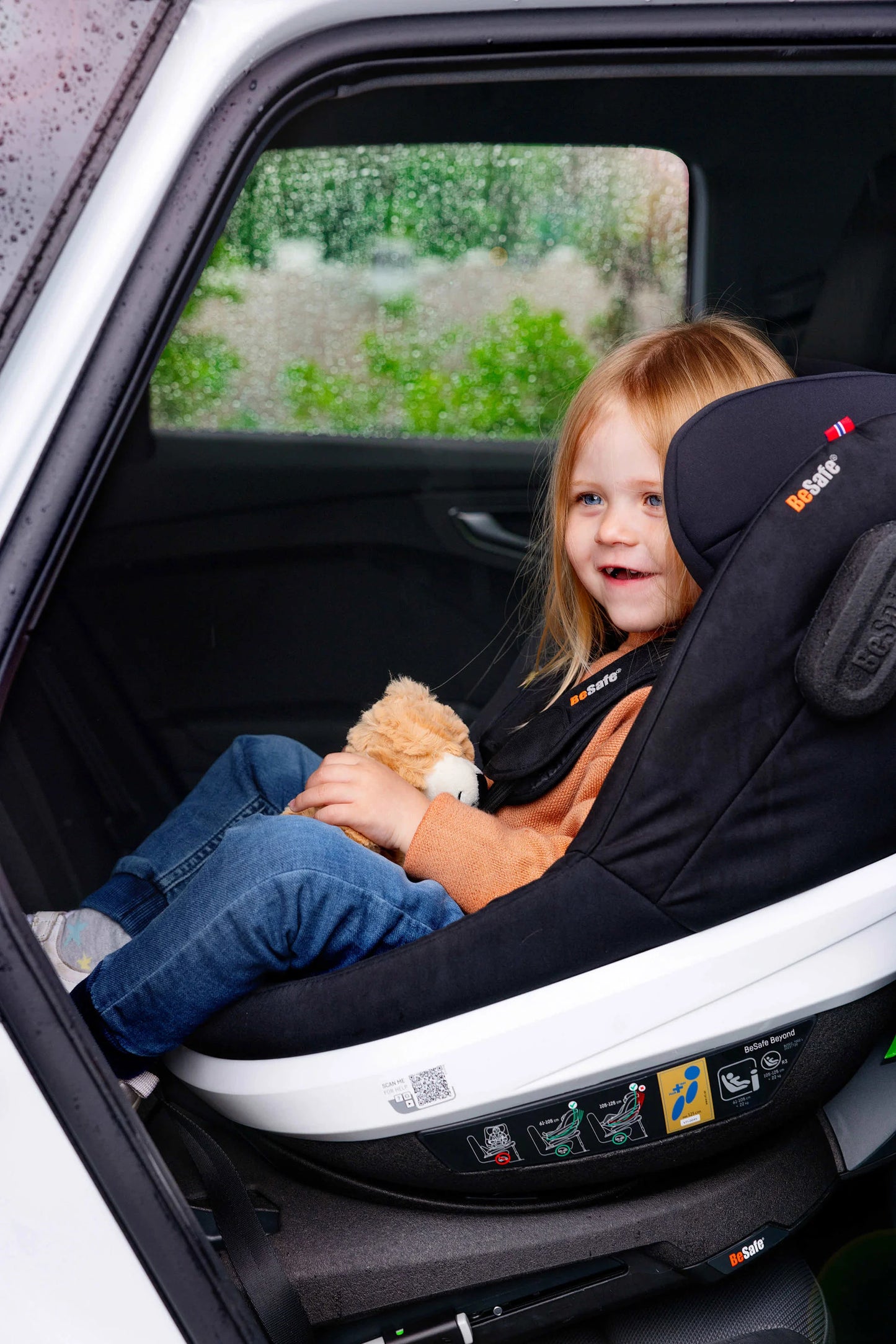 BeSafe Beyond & Beyond Base Rotating Extended Rear Facing Car Seat