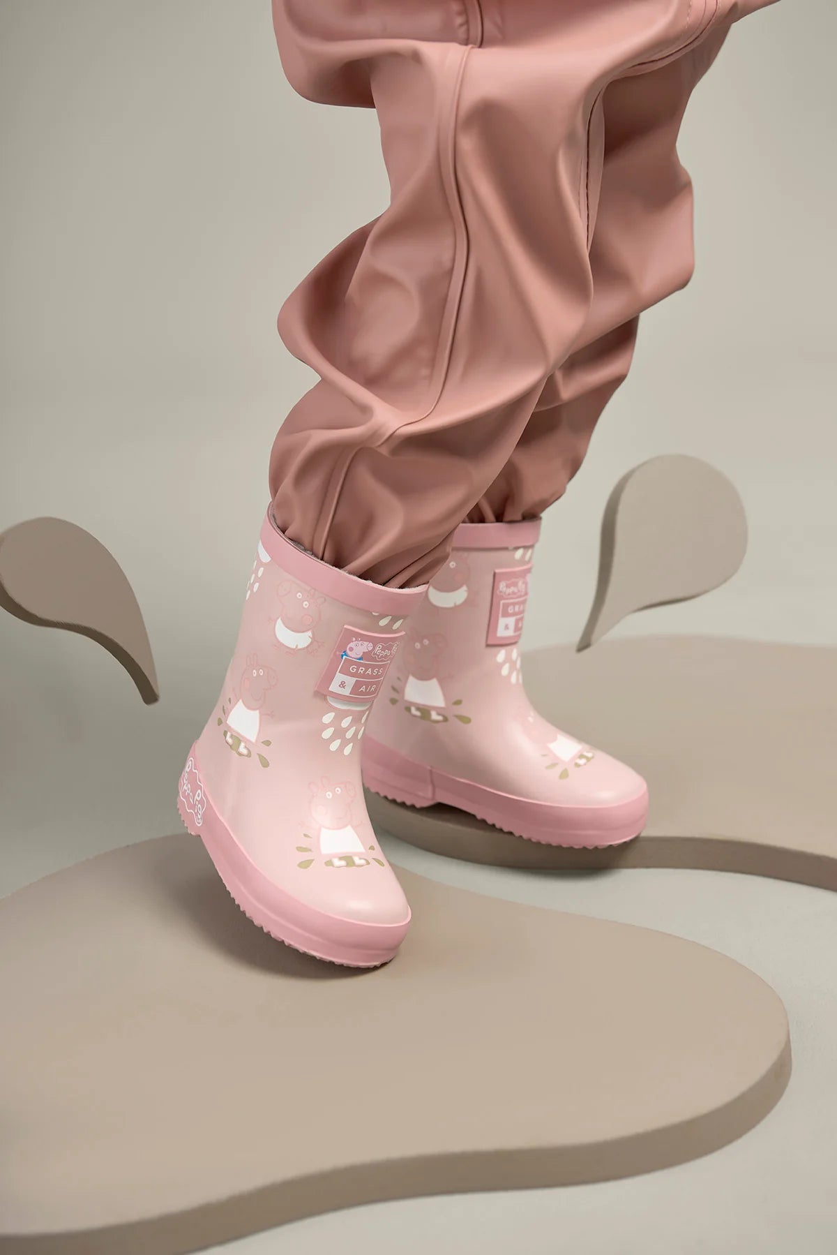 Grass & Air x Peppa Pig Colour Changing Wellies Pink image 4